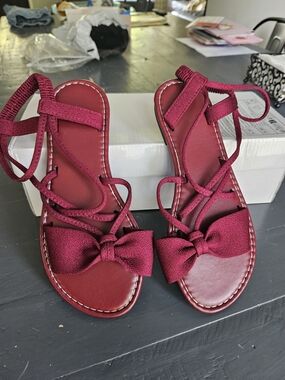 Women’s Lace-Up Bow Flat Sandals - Wine